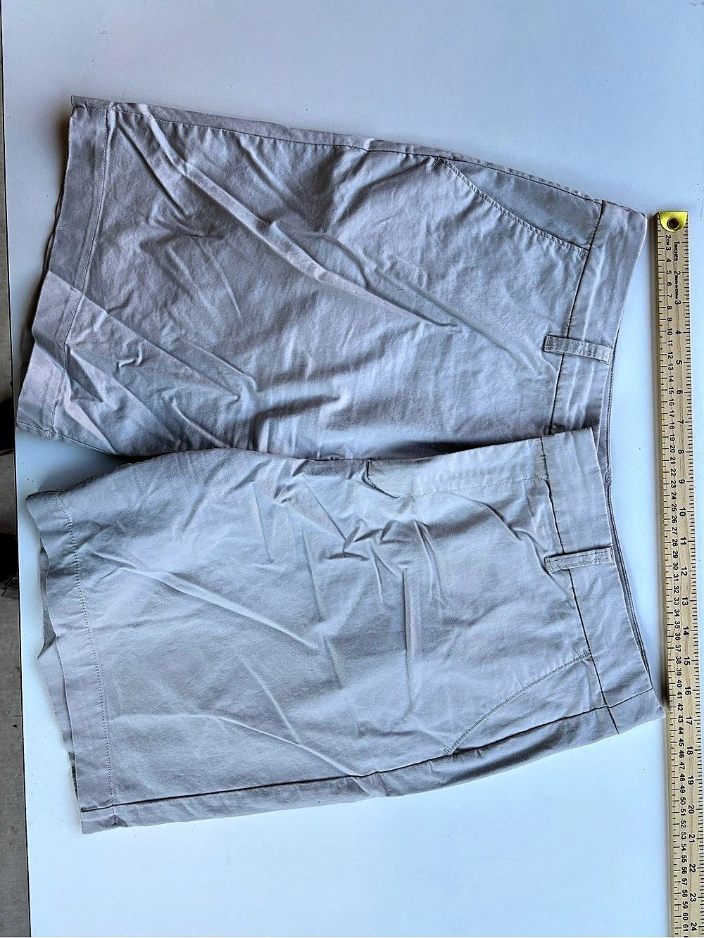matty m Bermuda Shorts in Taupe Gray Size XL Like New